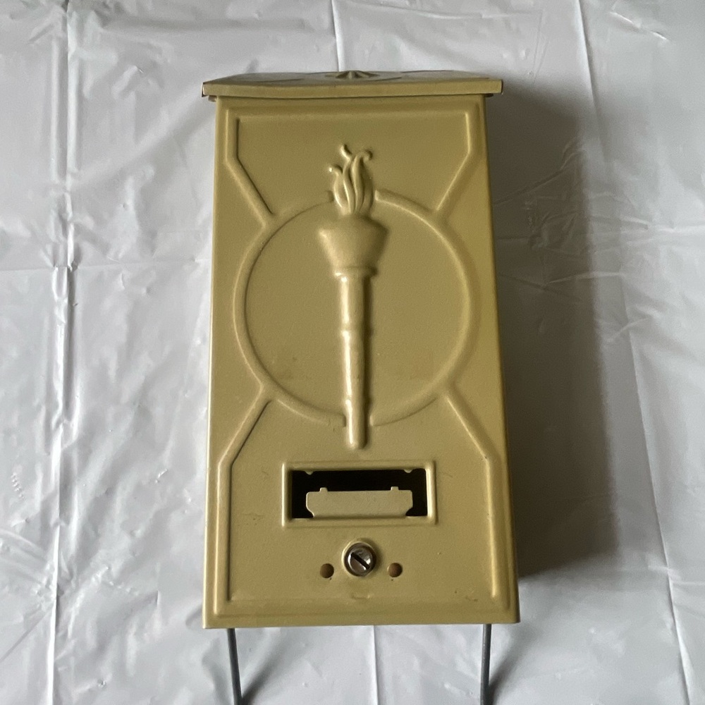 Vintage Torch Design Mailbox in Cream